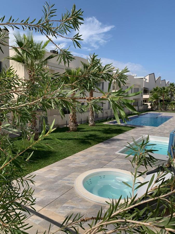 Apartamento Amalia Delux En Torrevieja Exterior foto