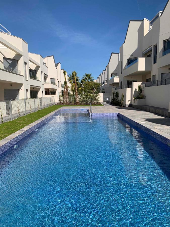Apartamento Amalia Delux En Torrevieja Exterior foto